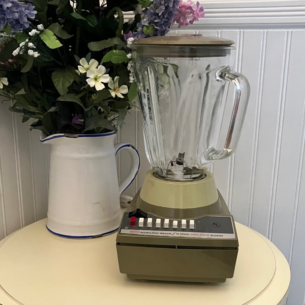 Vintage Hamilton Beach Olive Green 40 Ounce Glass Jar Blender #653-1, 14 Speed
